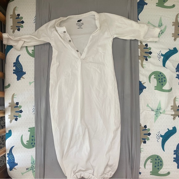 0-6 month Bundle of 1 snap up PJ, and 2 Sleeper Gowns - Picture 3 of 3